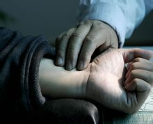 中医在诊断疾病中,需要切脉,感受的是静脉的