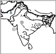 南亚有三大地形区,其地势特征是